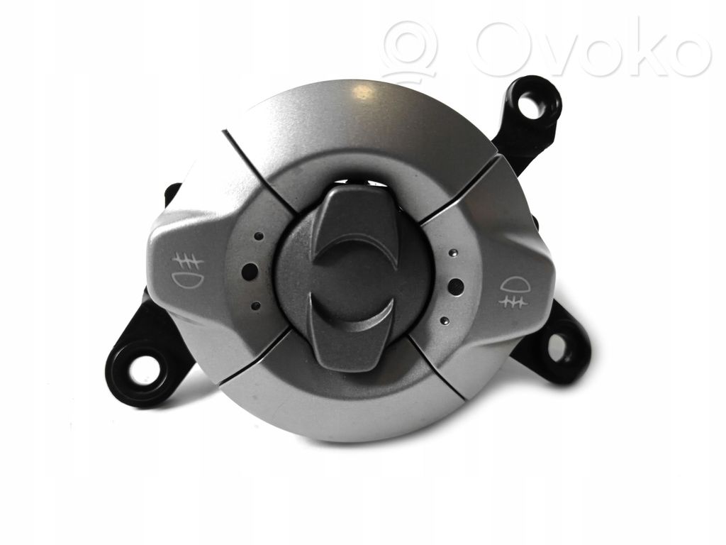 Tailgate/trunk/boot open switch