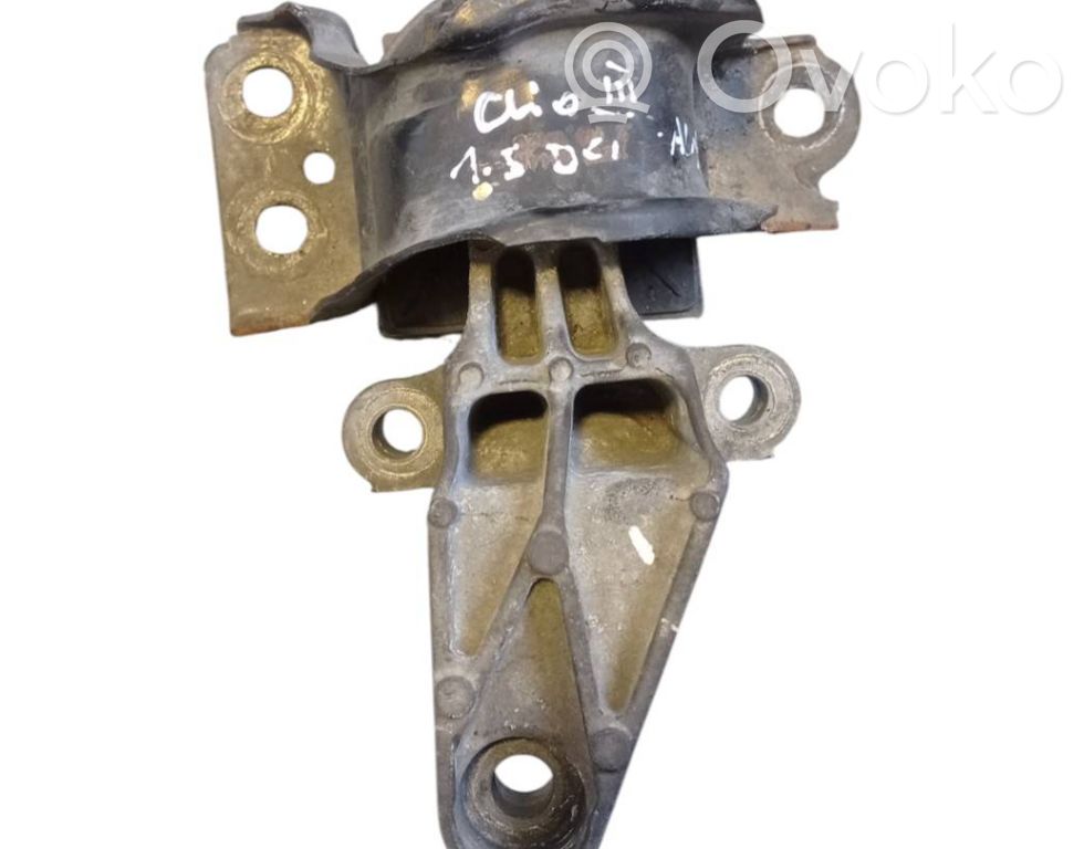 Renault Clio III Engine mount bracket 