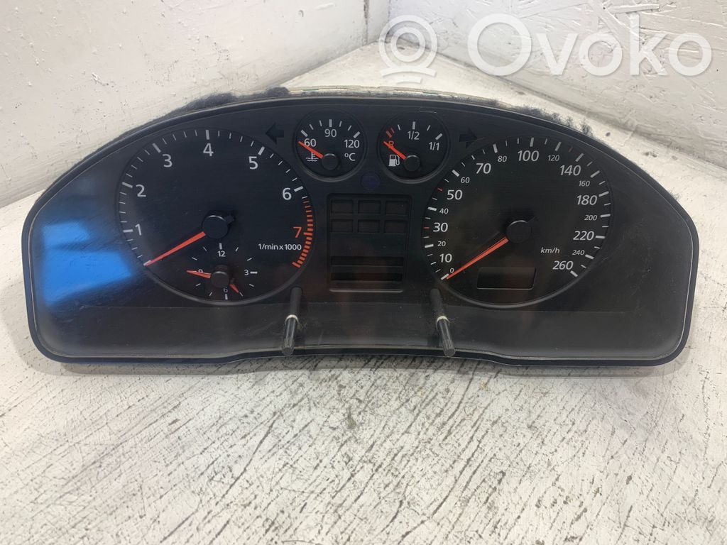 Audi A4 S4 B5 8D Vitezometru (grup de instrumente) 