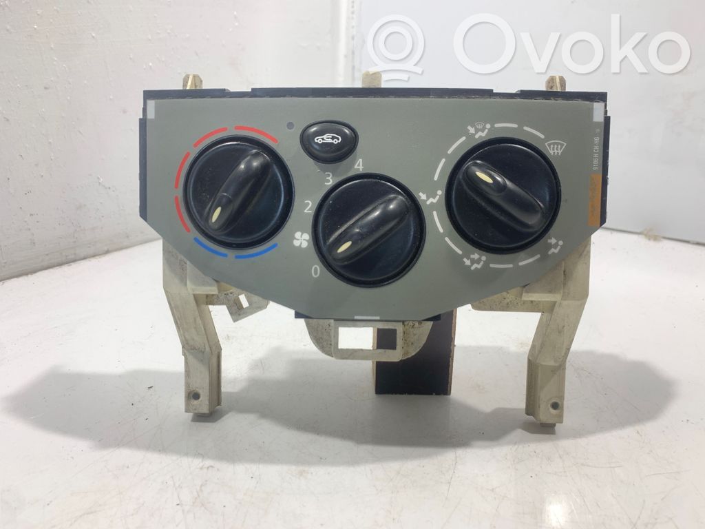 Opel Vivaro Climate control unit 