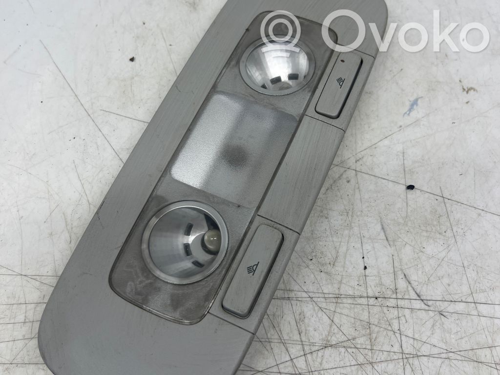 Volkswagen PASSAT B6 Lampka podsufitki tylna 