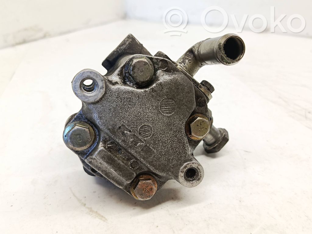 Ohjaustehostimen pumppu   1J0422154E