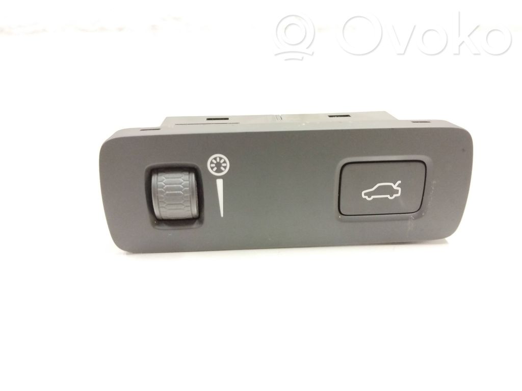Volvo XC90 Tailgate opening switch 