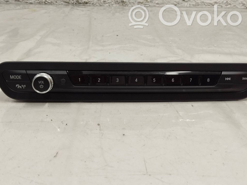 BMW 3 G20 G21 Konsola środkowa / Radio / GPS 