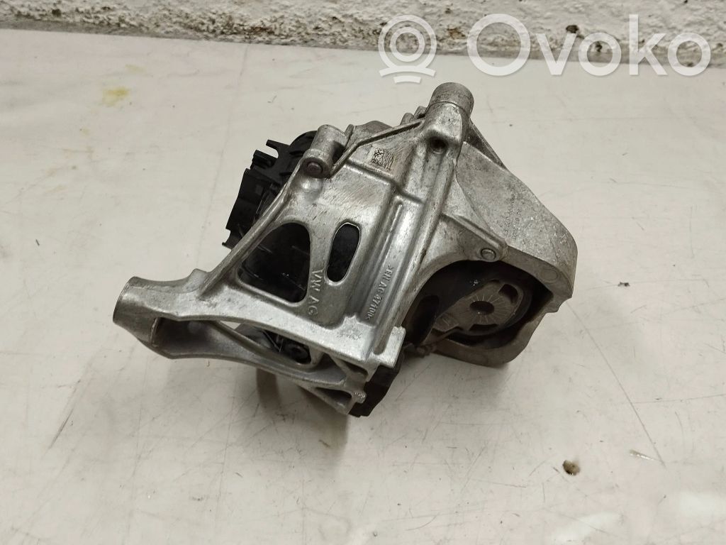 Engine mount bracket   4M0199372