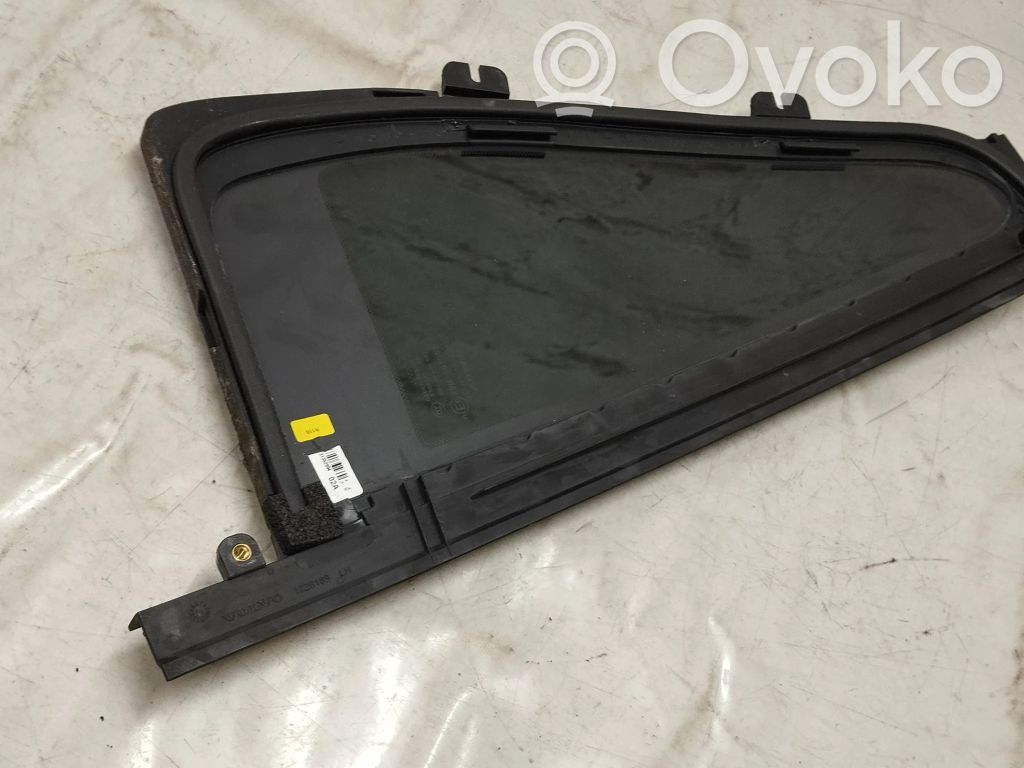 Volvo XC90 Ventanilla de ventilación de la puerta trasera 