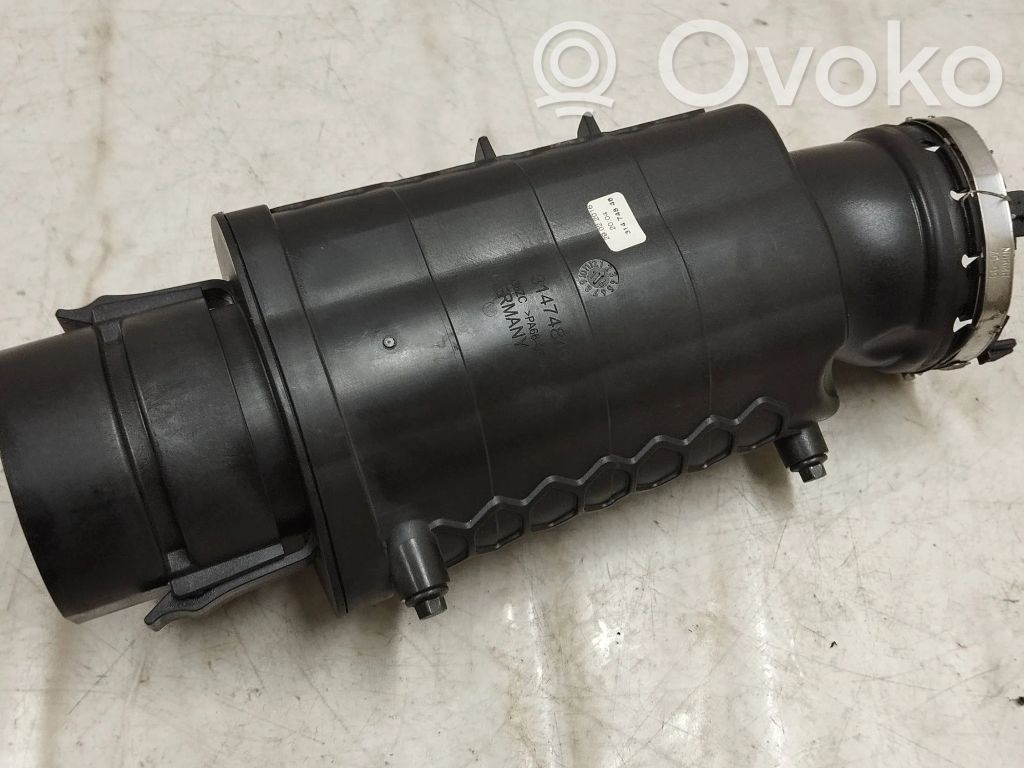 Volvo XC90 Intake resonator 