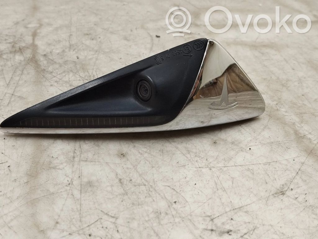 Tesla Model S Front fender indicator light 
