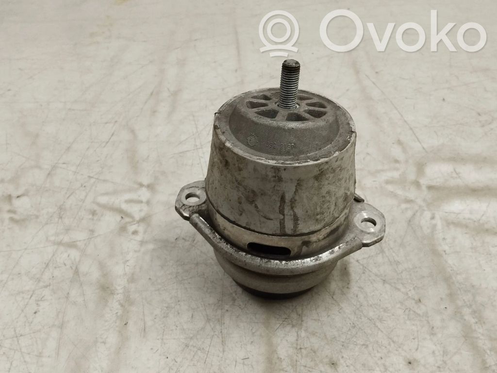 Porsche Cayenne (92A) Engine mount bracket 