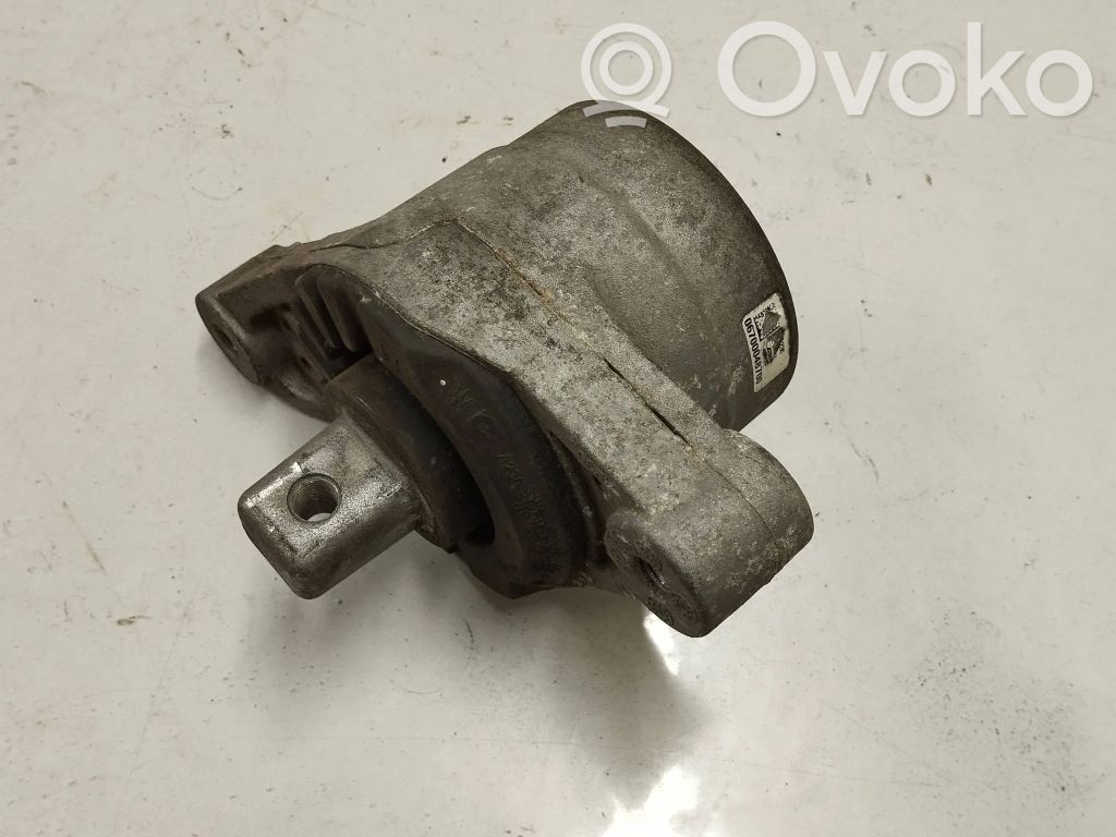 Maserati Ghibli Engine mount bracket 