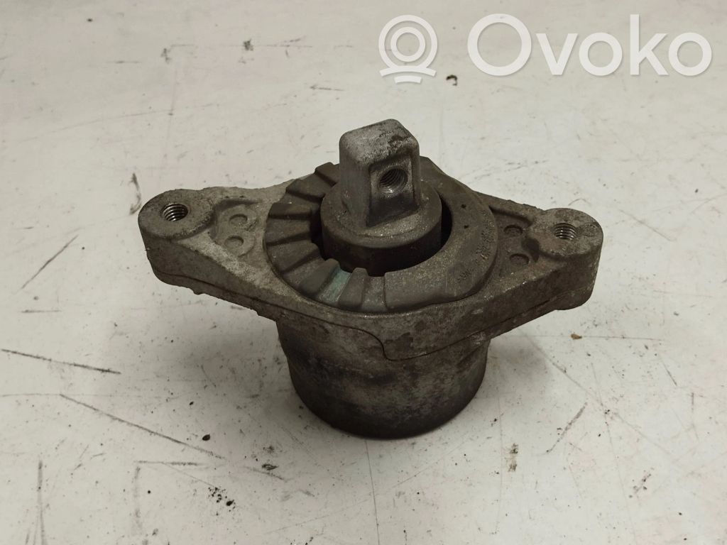 Maserati Ghibli Engine mount bracket 