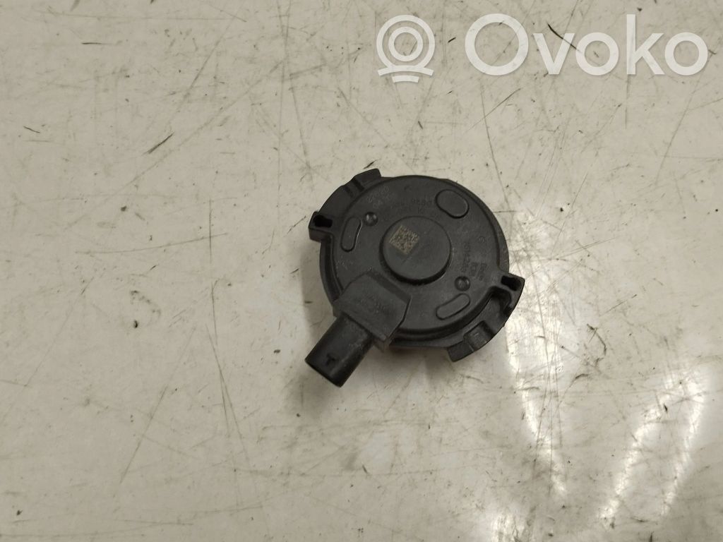 BMW 1 F40 Camshaft vanos timing valve 