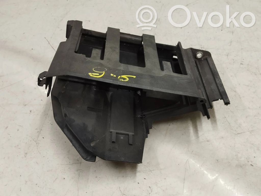 BMW 1 F40 Engine control unit box 