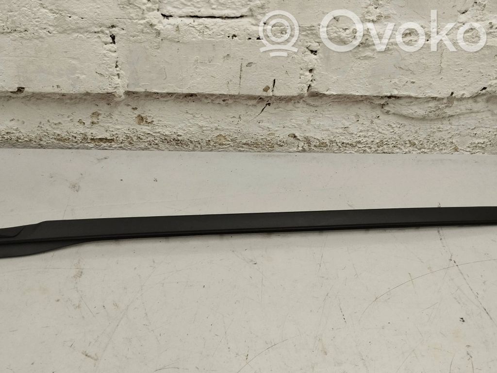 BMW i4 Windshield trim 