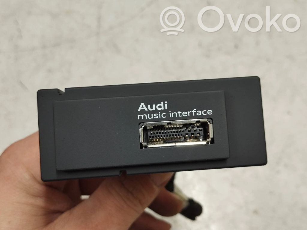 Audi A3 S3 8V EUR ISO radio connector 