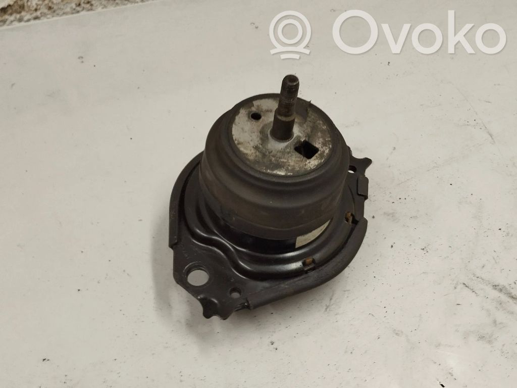 Engine mount bracket