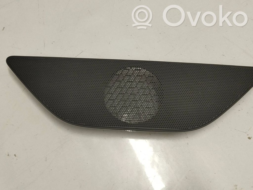 Seat Leon (5F) Centrinio garsiakalbio apdaila 