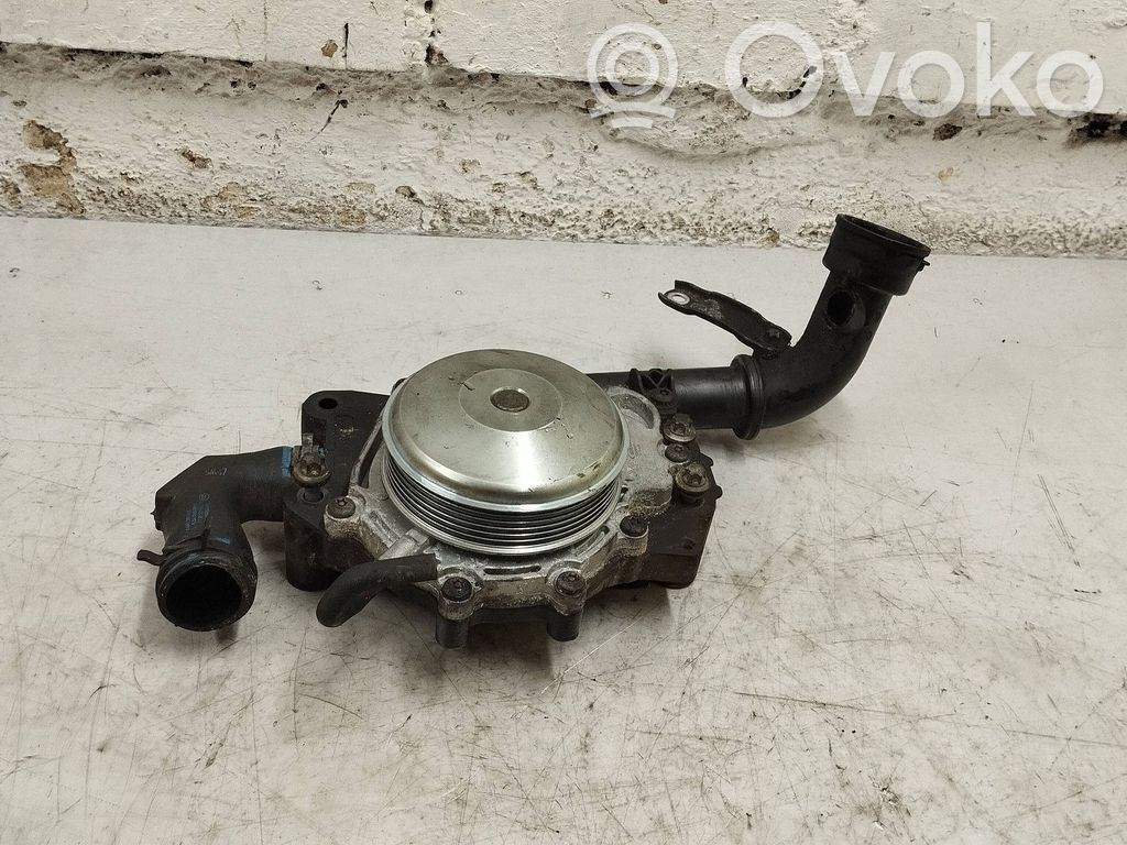 Mercedes-Benz E W212 Pompe de circulation d'eau 