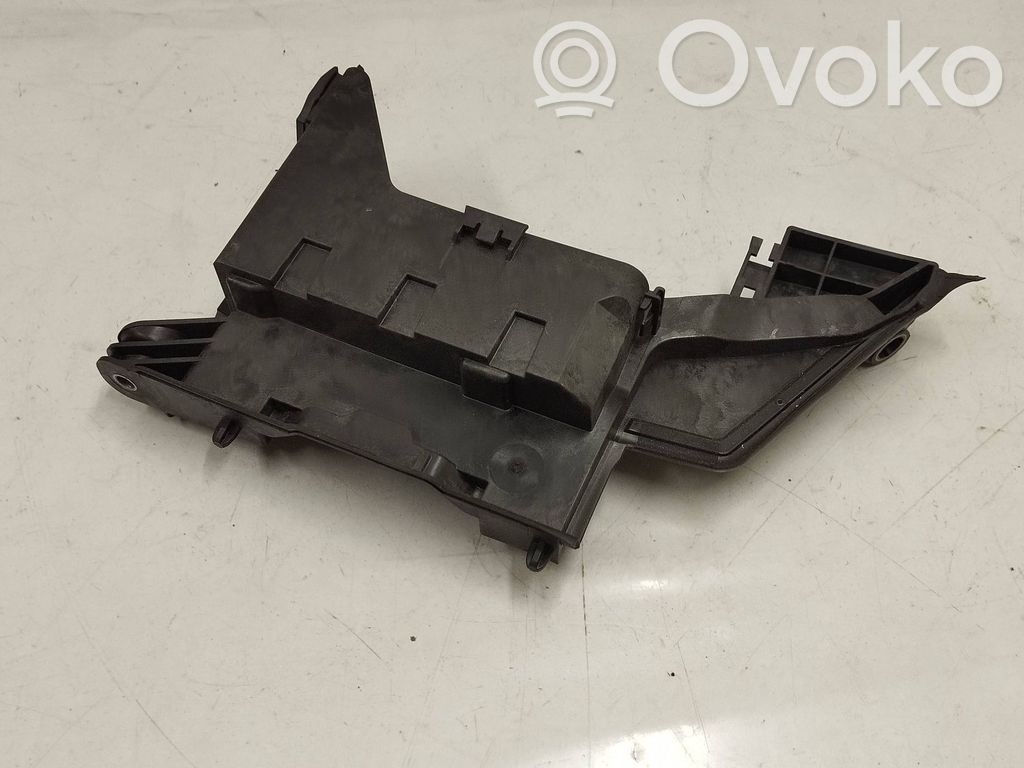 BMW X1 U11 Engine control unit box 