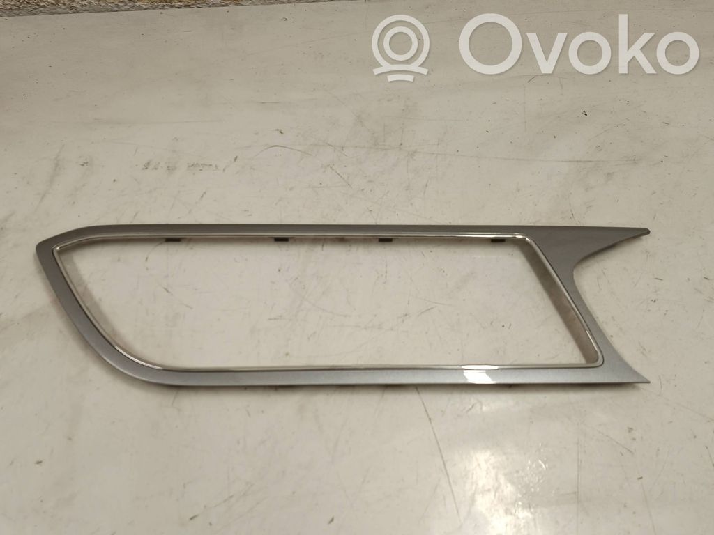 Seat Leon (5F) Radion/GPS-laitteen pääyksikön kehys 