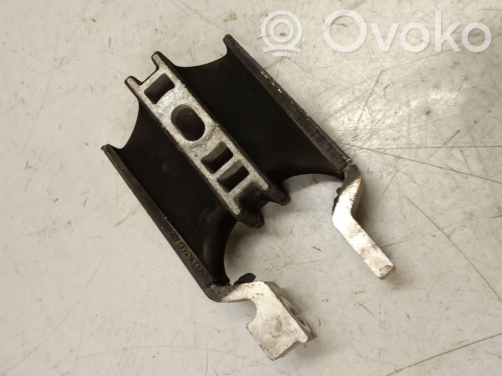 Volvo XC90 Engine mount bracket 