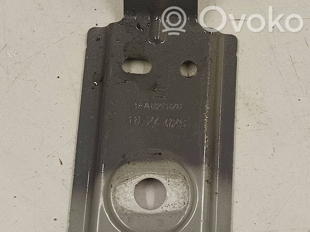 Fender mounting bracket   5FA821328