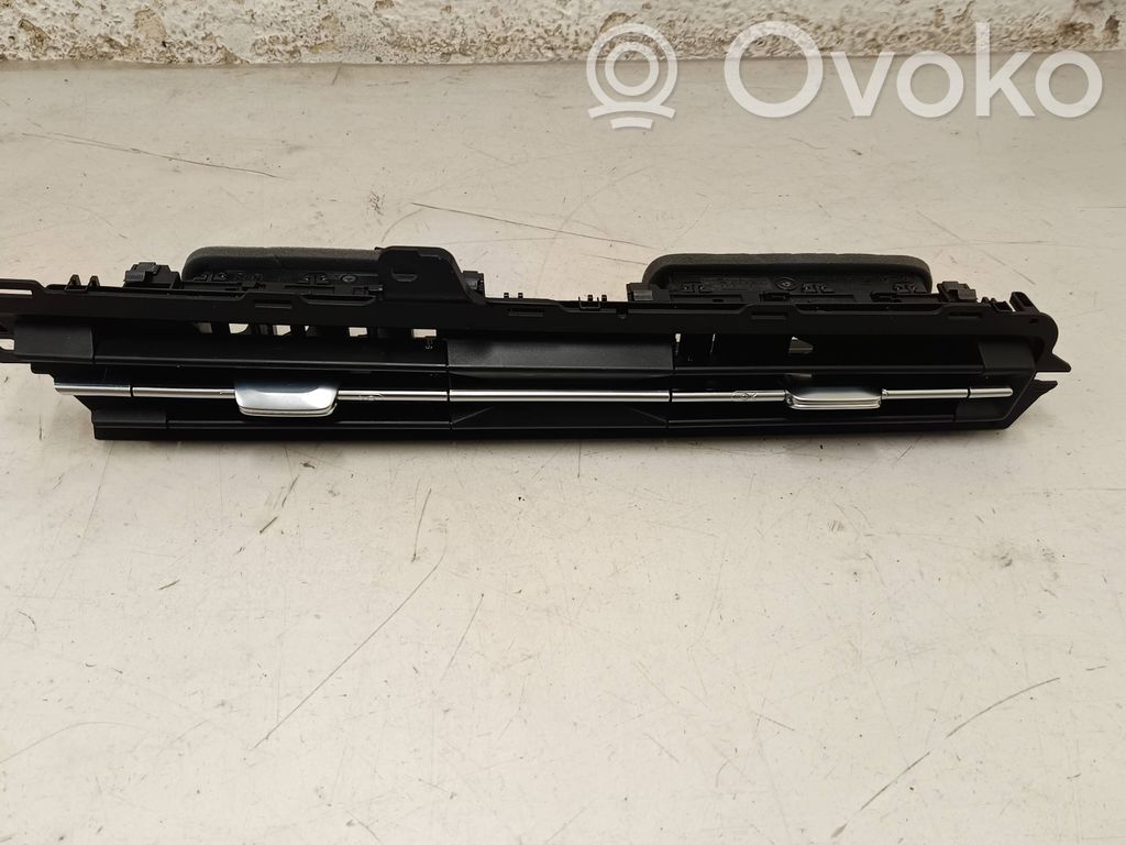 Audi A3 8Y Dysze / Kratki środkowego nawiewu deski rozdzielczej 