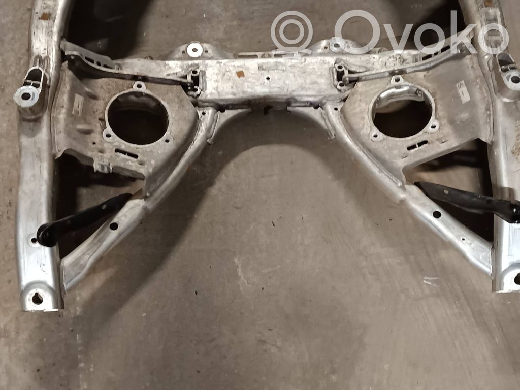 BMW 5 G30 G31 G38 Priekinis traversas 