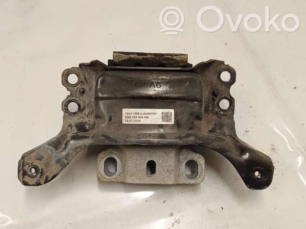 Skoda Octavia Mk3 (5E) Engine mount bracket 
