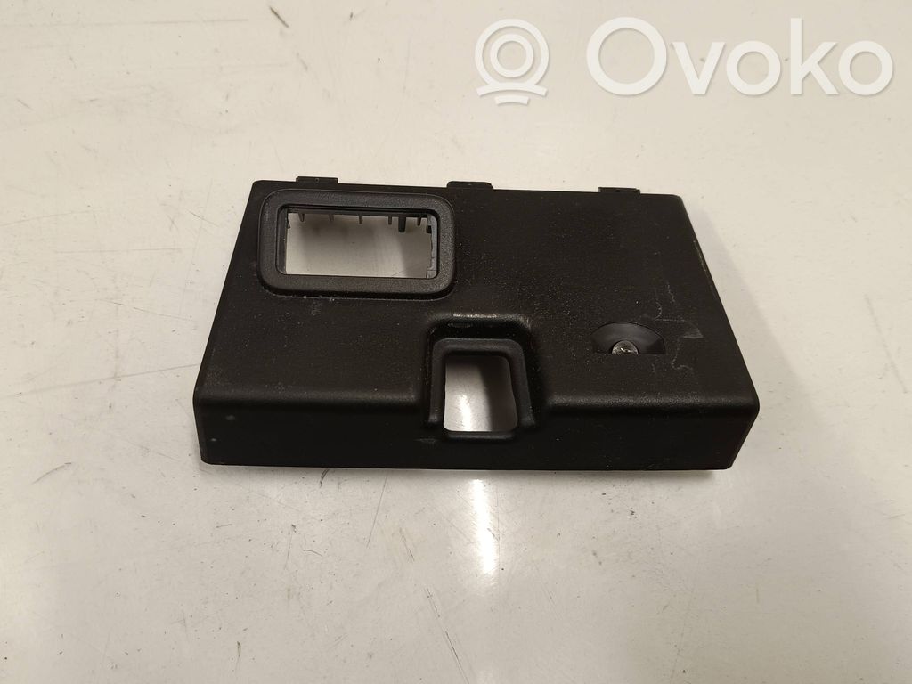 USB-pistokeliitin   6807232