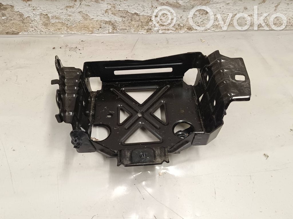 BMW i4 Battery bracket 
