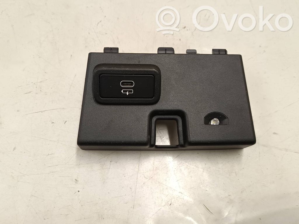 Enchufe conector USB   6807232