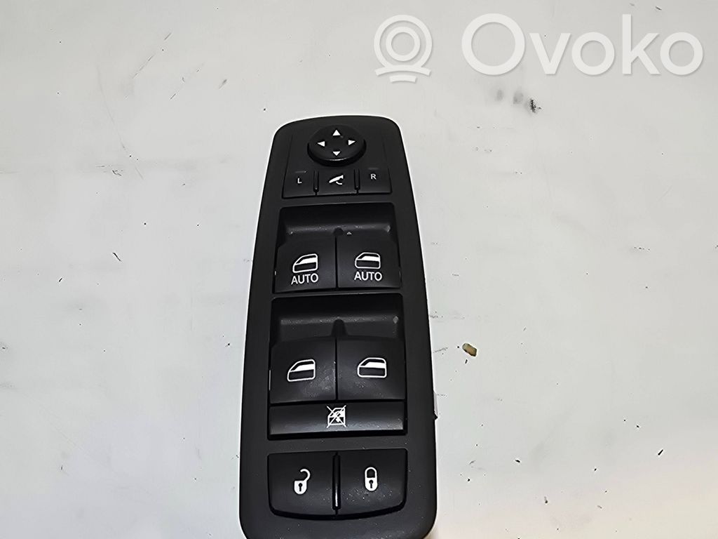 Electric window control switch   68262252AC,10123704,86390B