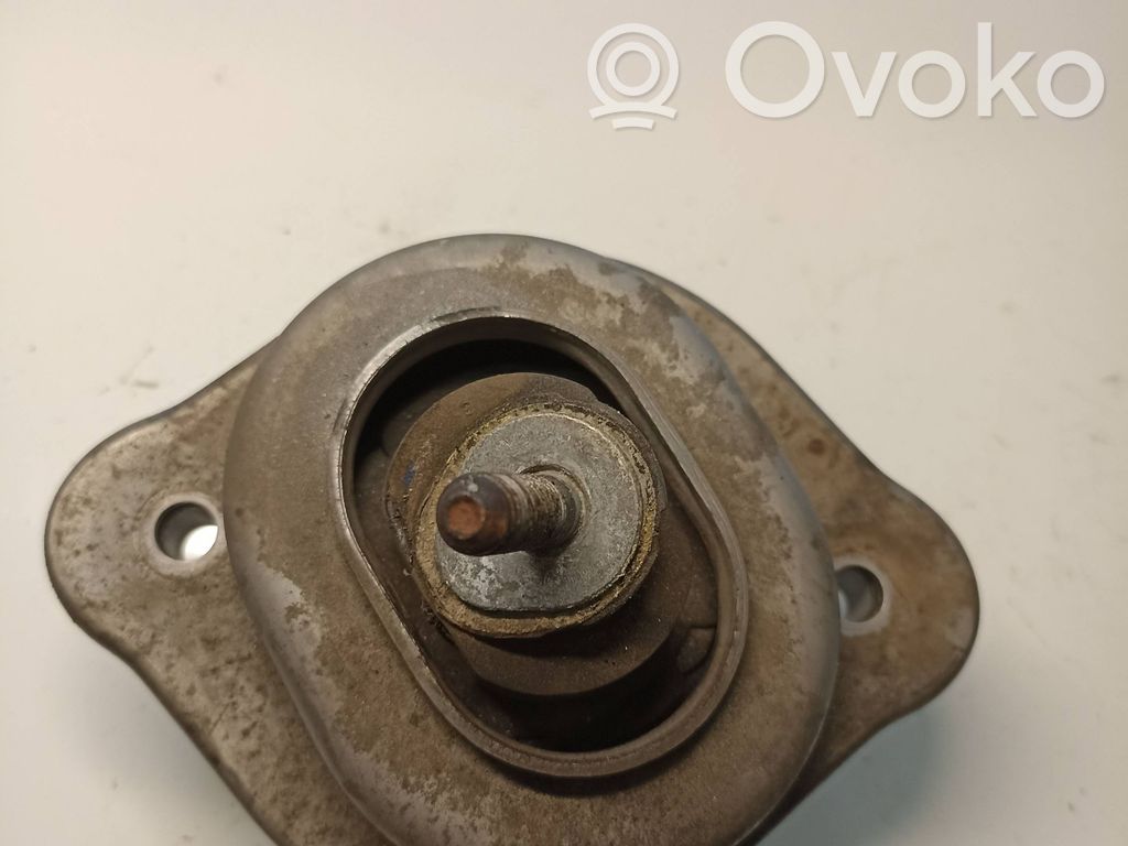 Engine mount bracket   2211341458403