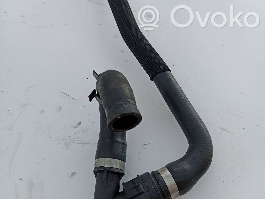 BMW X3 E83 Engine coolant pipe/hose 