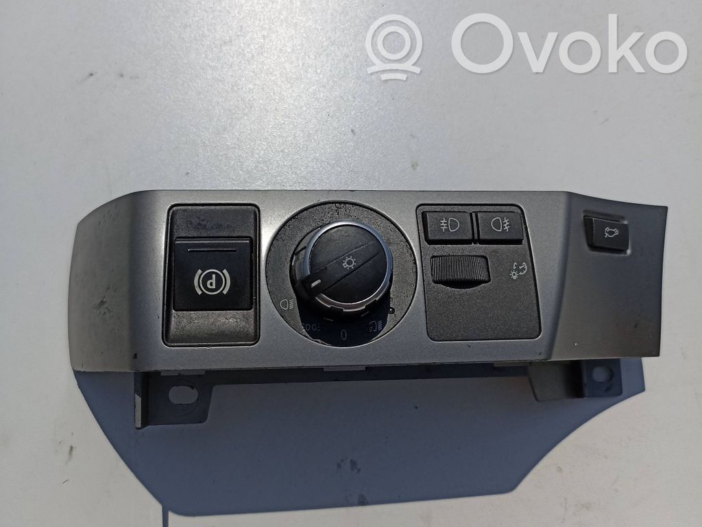Light switch   6941997,549543711