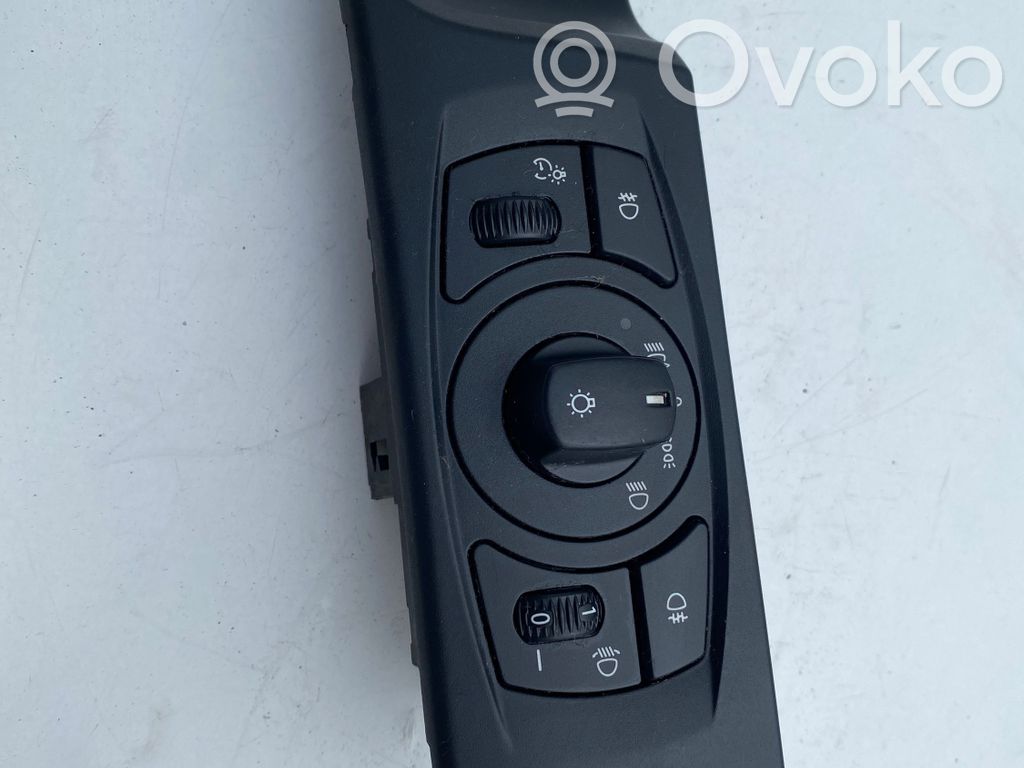Light switch   33290201,40272212001,6925295