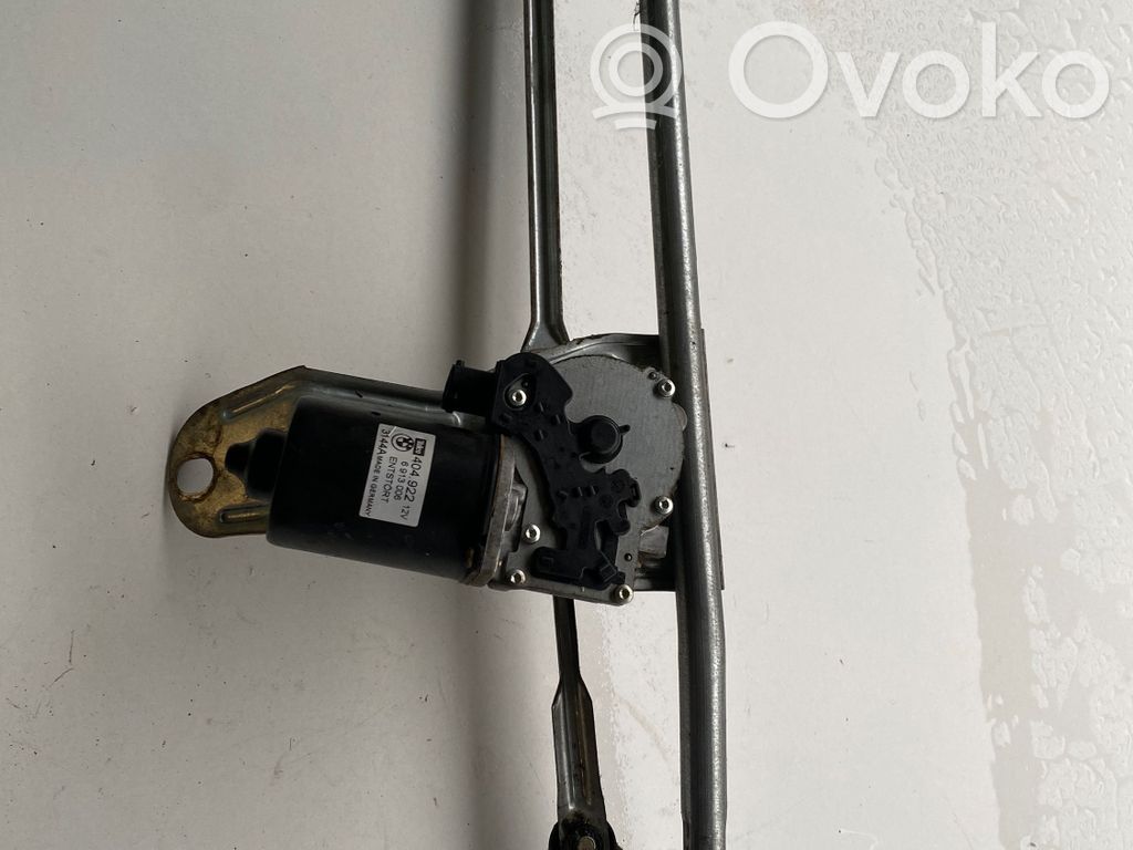 BMW X5 E53 Etupyyhkimen vivusto ja moottori 