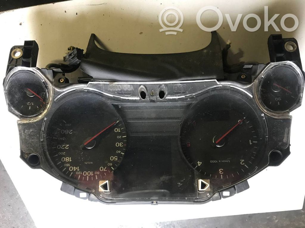 Audi A8 S8 D3 4E Geschwindigkeitsmesser Cockpit 