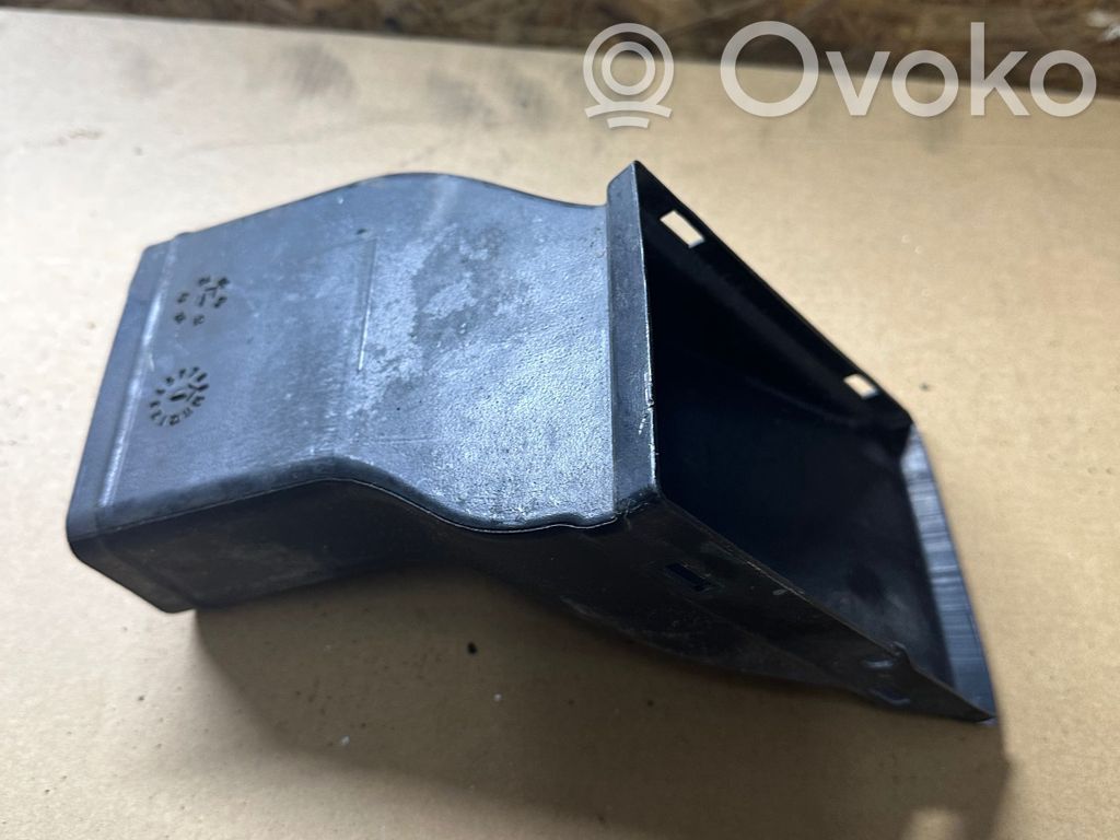 BMW 5 E60 E61 Oro paėmimo kanalo detalė (-ės) 