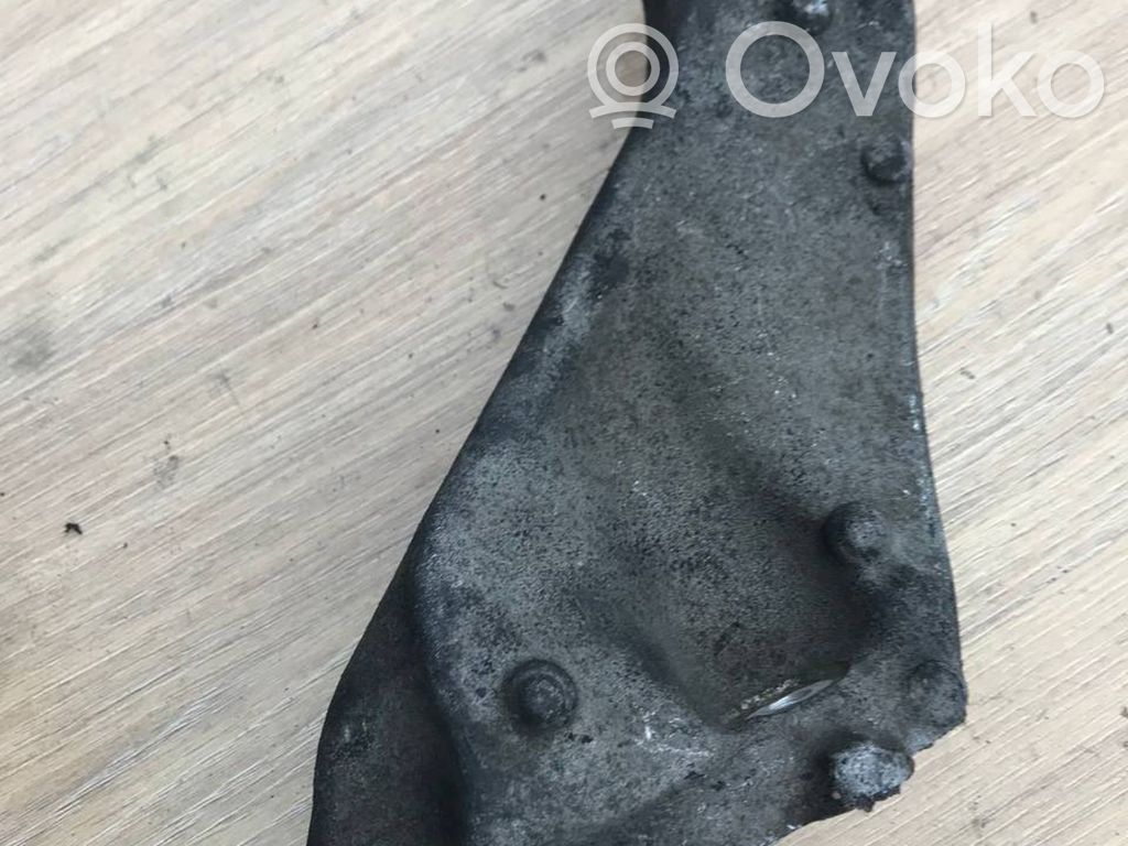BMW 3 E90 E91 Engine mounting bracket 