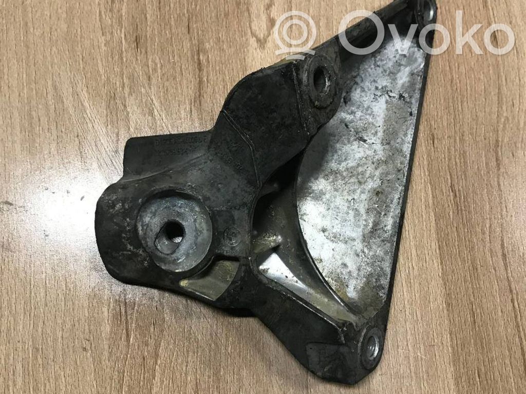 BMW 5 E60 E61 Engine mounting bracket 