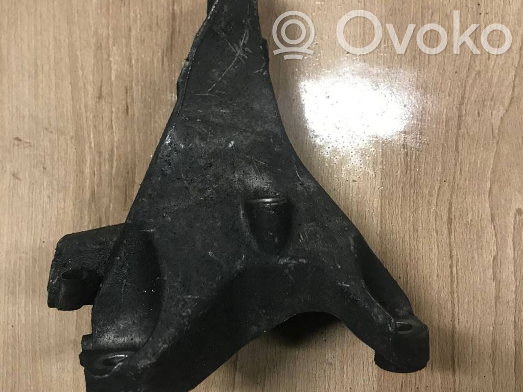 BMW 5 E60 E61 Engine mounting bracket 