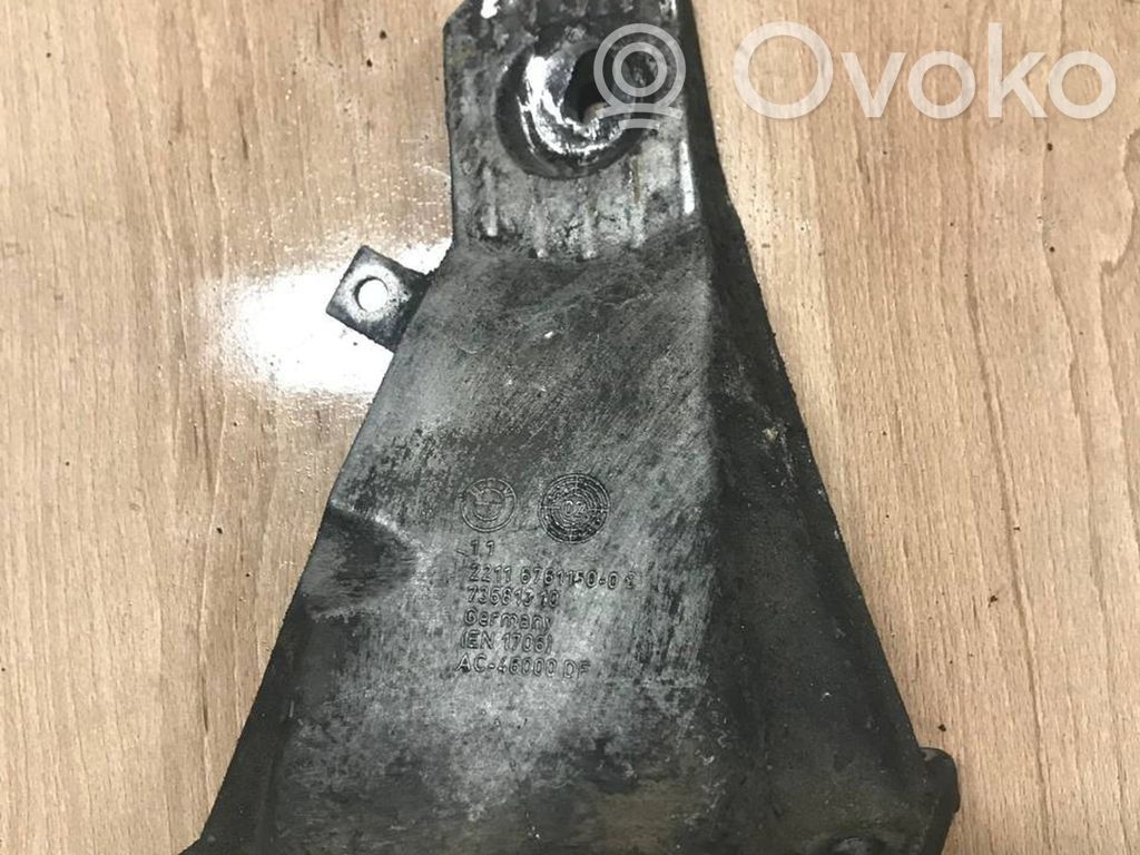 BMW 5 E60 E61 Engine mounting bracket 