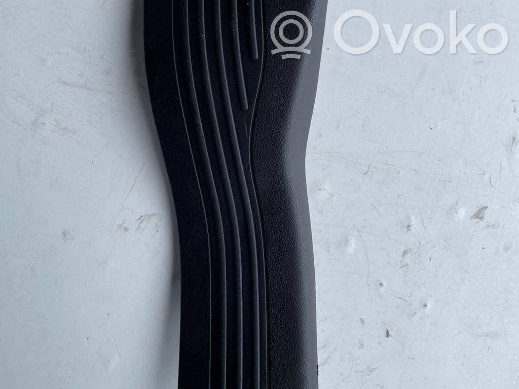 (C) pillar trim   BB537813244