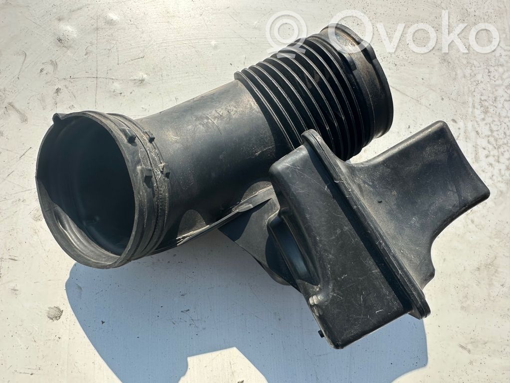 BMW 3 E92 E93 Kita variklio skyriaus detalė 