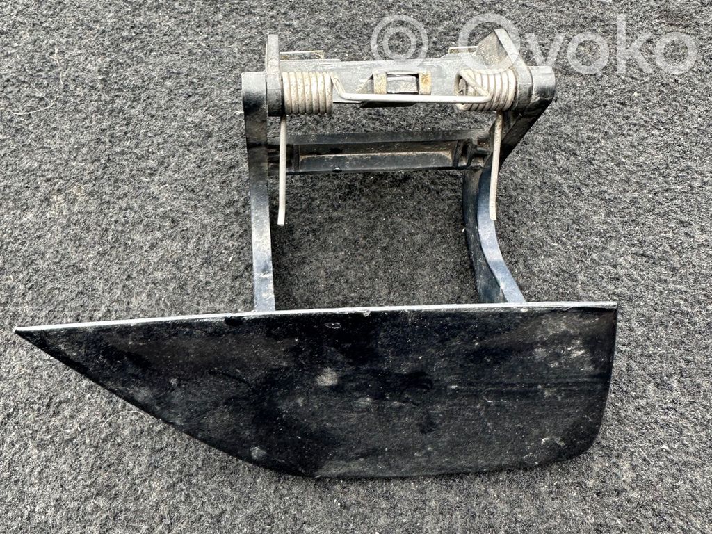 BMW 7 E65 E66 Zaślepka spryskiwacza lampy przedniej 