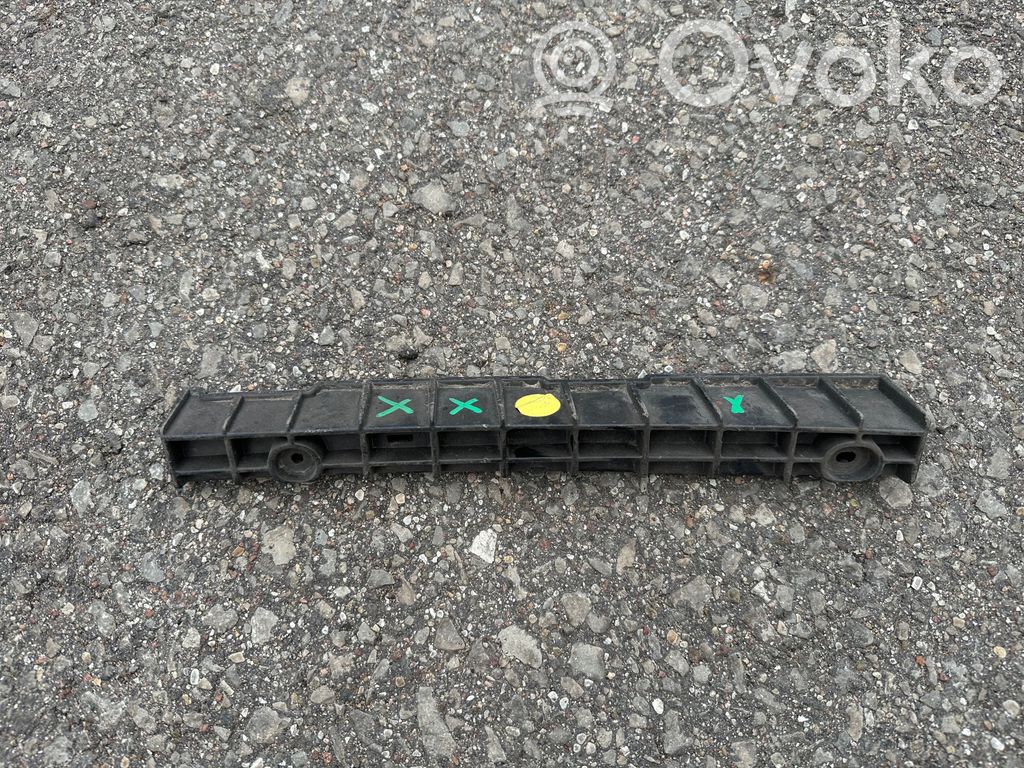 Audi A6 C7 Staffa di rinforzo montaggio del paraurti anteriore 