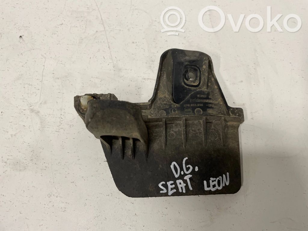 Seat Leon (5F) Chlapacze tylne 