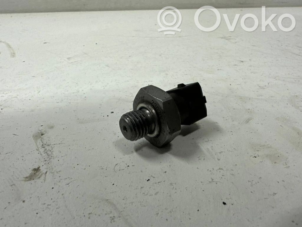 Camshaft speed sensor   2367061